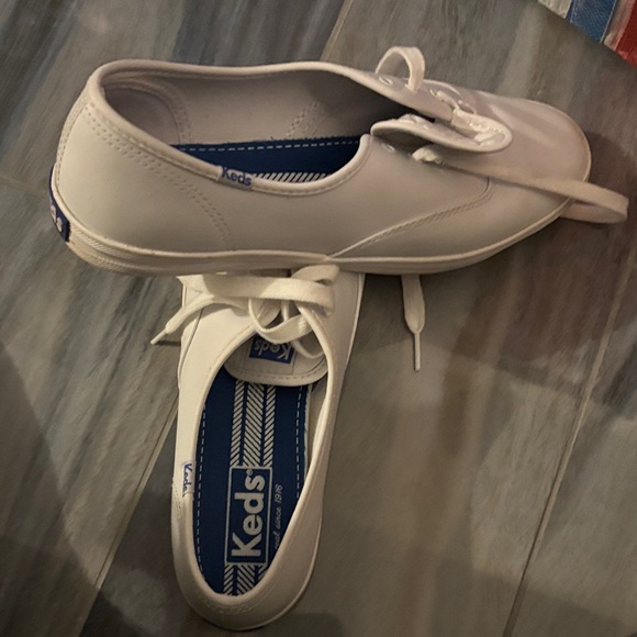 Keds Classic White Sneakers - SZ10 - Picture 4 of 7